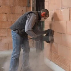 Powerplus POWP1030 Haakse Slijper - 2300W - 230mm 5 Powerplus POWP1030 Haakse Slijper - 2300W - 230mm -Makita || Bosch || Stanley Verkoop 05ec4a91b2d3f2975dea540b07b45345