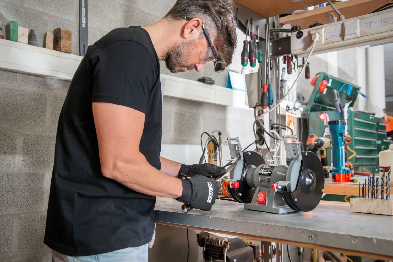 Powerplus POWE80080 Bankslijpmolen - 150W - 150mm 5 Powerplus POWE80080 Bankslijpmolen - 150W - 150mm - Afbeelding 5