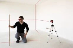 Sola Qubo Basic Lijn- En Puntlaser In Koffer - 3 Lijnen - 20m - Rood -Makita || Bosch || Stanley Verkoop 2f796719004fb360d511704a50a40d85