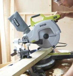 Ryobi EMS254L Afkortzaag Met Laser - 2000W - 254mm - 5133001202 -Makita || Bosch || Stanley Verkoop 3ec9e853a9200e7969e691c9466d7c91