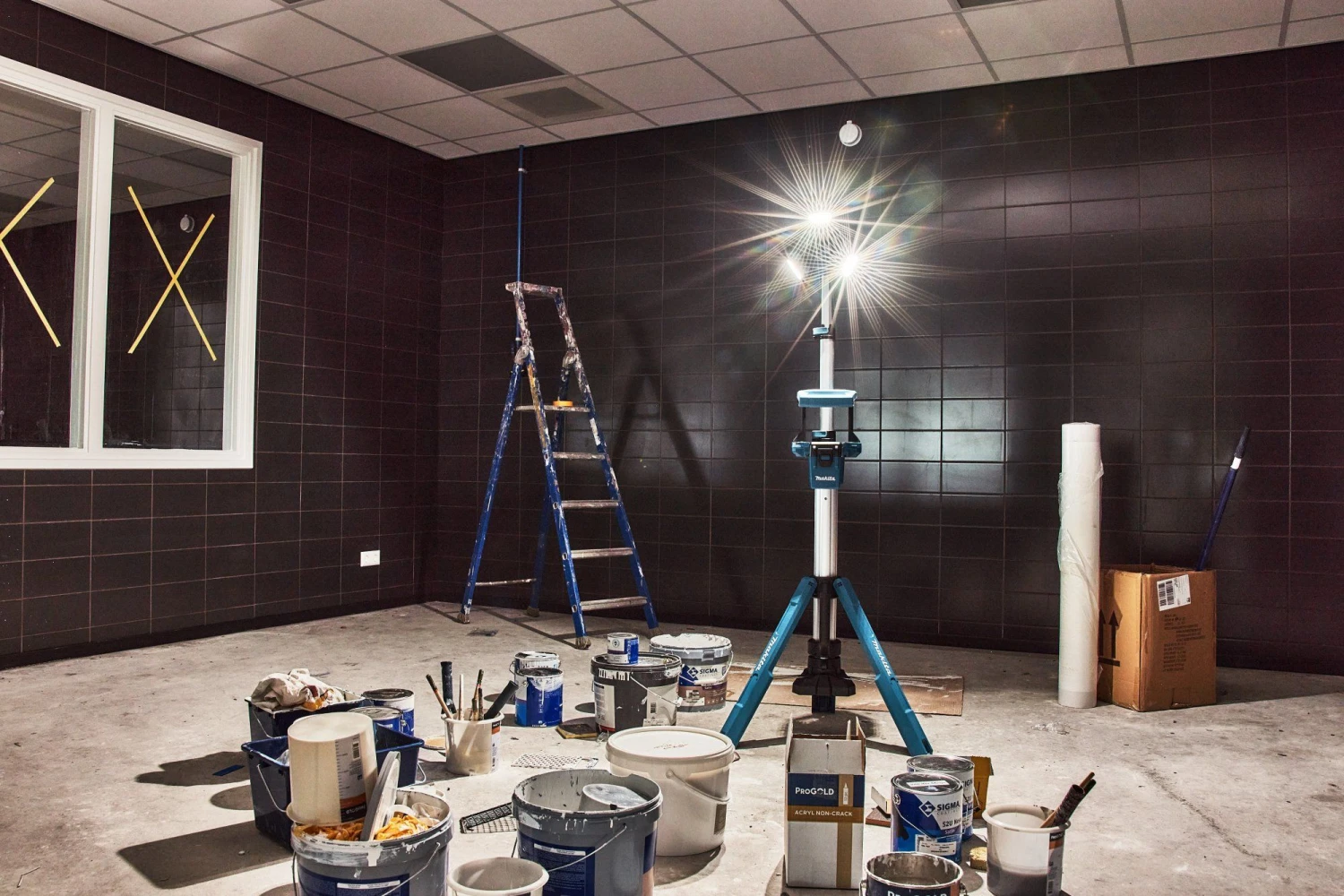 Makita NLADML814 14.4V - 18V Li-Ion Accu Bouwlamp Op Statief - 3 Spots - 100-220cm - 3000 Lumen 15 Makita NLADML814 14.4V - 18V Li-Ion Accu Bouwlamp Op Statief - 3 Spots - 100-220cm - 3000 Lumen - Afbeelding 15