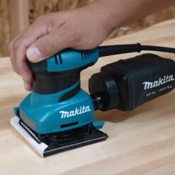 Makita BO4556K Vlakschuurmachine In Koffer - 200W - 112 X 102mm -Makita || Bosch || Stanley Verkoop 4c3af42a4668befb841b66e6b26bcd5c