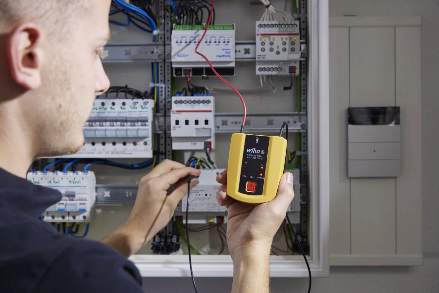 Wiha SB25563 Continuïteitstester Tot 400 V AC - CAT II Incl. 2x AAA-batterijen 2 Wiha SB25563 Continuïteitstester Tot 400 V AC - CAT II Incl. 2x AAA-batterijen - Afbeelding 2