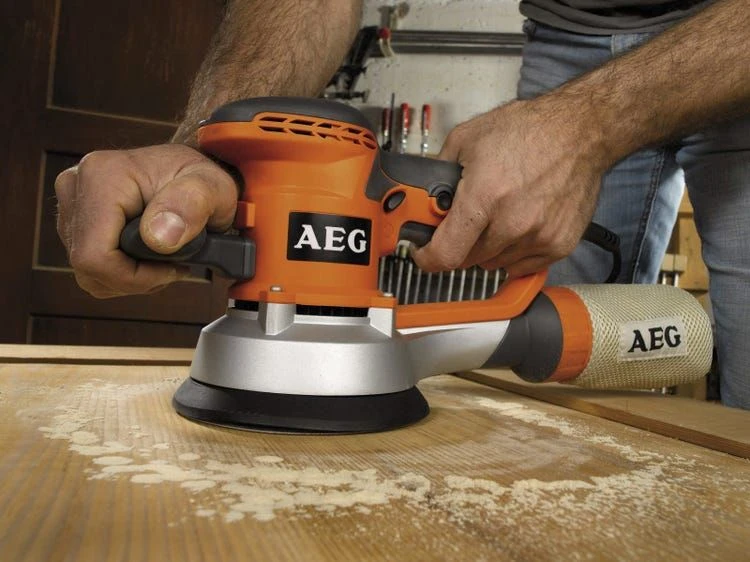 AEG EX 150 ES Excentrische Schuurmachine In Koffer - 440W - 150mm - Variabel - 4935443290 1 AEG EX 150 ES Excentrische Schuurmachine In Koffer - 440W - 150mm - Variabel - 4935443290