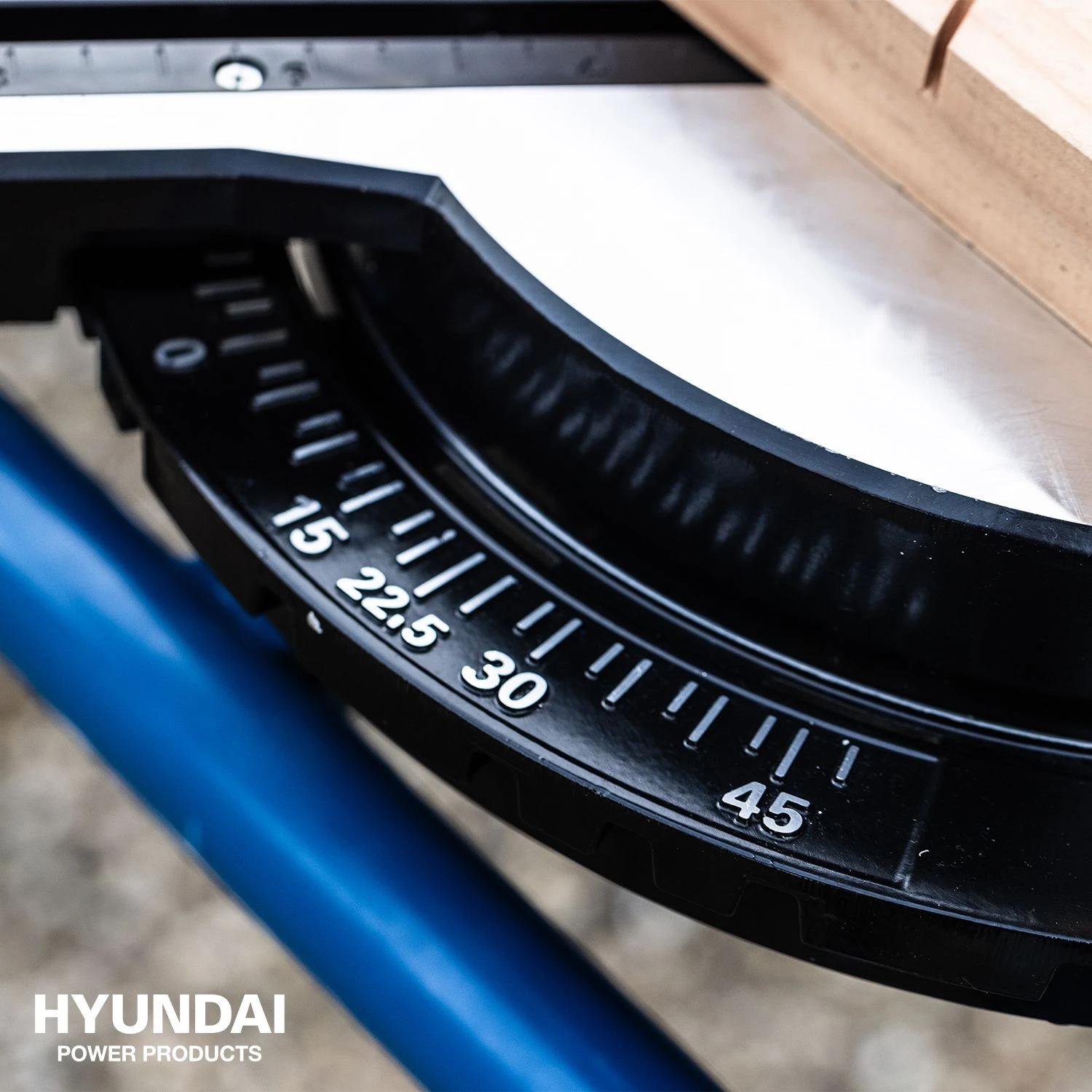 Hyundai 56256 Radiaal Afkortzaag - 1800W - 305mm (2x 45°) 9 Hyundai 56256 Radiaal Afkortzaag - 1800W - 305mm (2x 45°) - Afbeelding 9