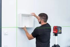 Sola Crossline P2 Kruislijnlaser In Koffer Met Wandhouder - Groen - 25m - 71013901 -Makita || Bosch || Stanley Verkoop 8b7b16d1a4540bba6e8731c79e6da759