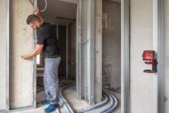 Sola Crossline P2 Kruislijnlaser In Koffer Met Wandhouder - Groen - 25m - 71013901 -Makita || Bosch || Stanley Verkoop 9742b3adfa2f7bccef1c66b1939665d8