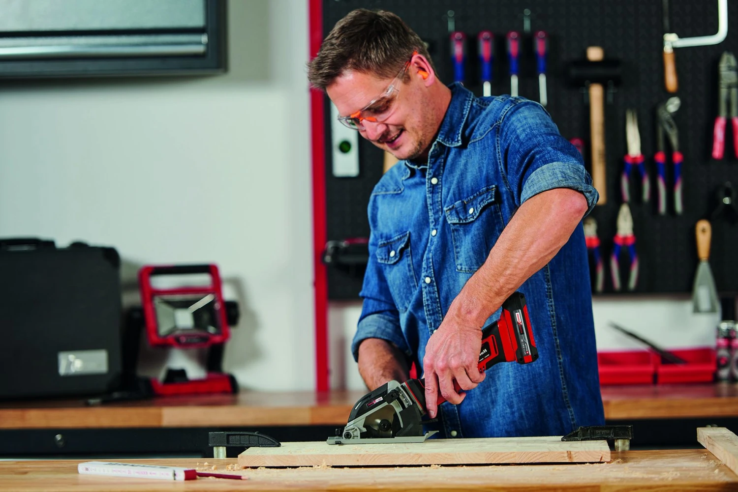 Einhell TE-CS 18/89 Li Solo 18V Li-Ion Accu Mini Handcirkelzaag Body - 28mm 3 Einhell TE-CS 18/89 Li Solo 18V Li-Ion Accu Mini Handcirkelzaag Body - 28mm - Afbeelding 3