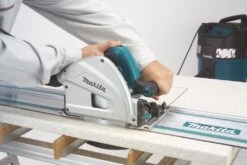 Makita SP6000J1X2 Invalzaag In Mbox Incl. Geleiderail (2st) In Foudraal - 1300W - 165mm -Makita || Bosch || Stanley Verkoop c4292669e727ec98e8a9d8e35636b346